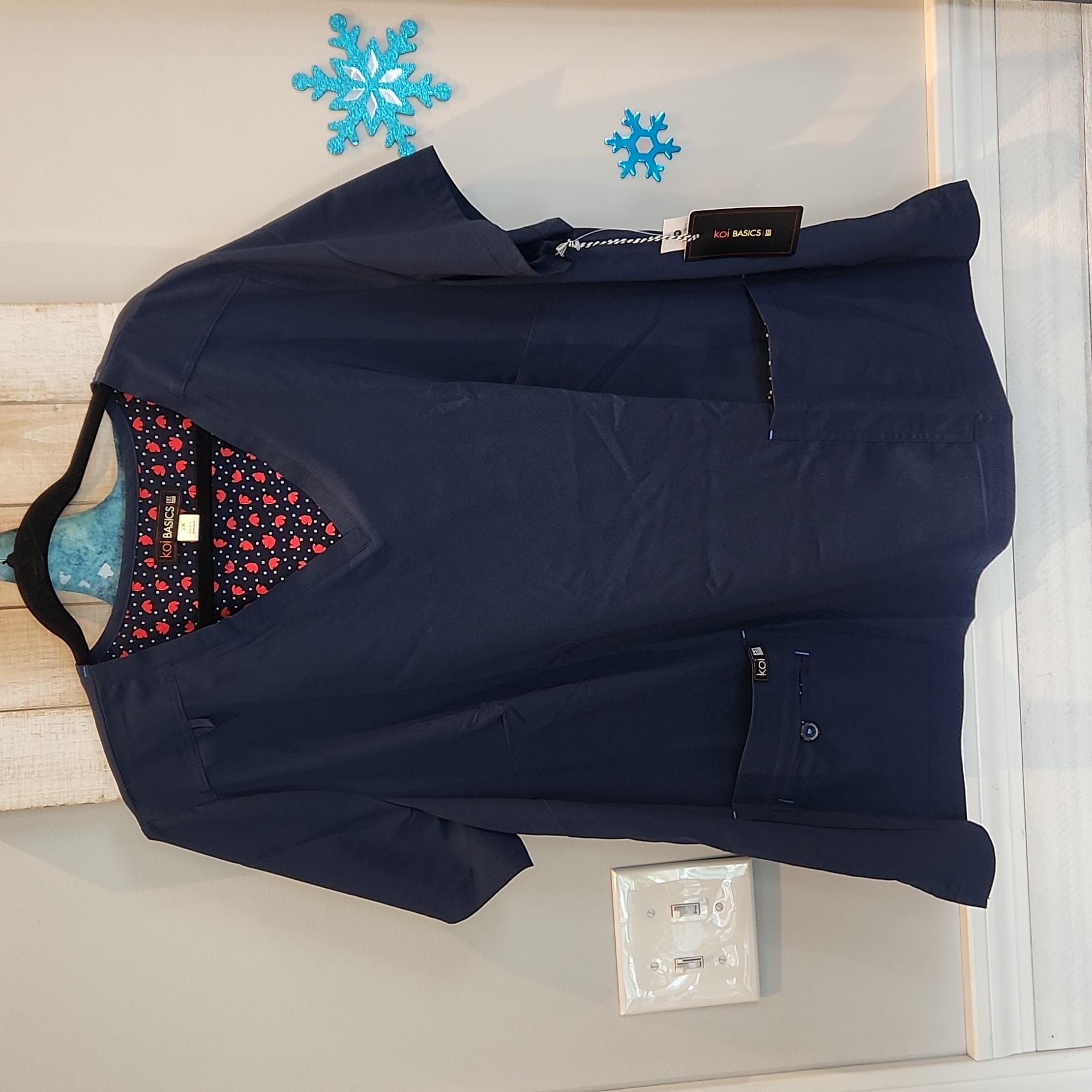 Nwt Koi Basics Est. 2006 Women's Sz 3x V-Neck Scrubs